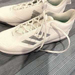 Brand New never been worn white Adidas molded baseball cleats! 10 1/2